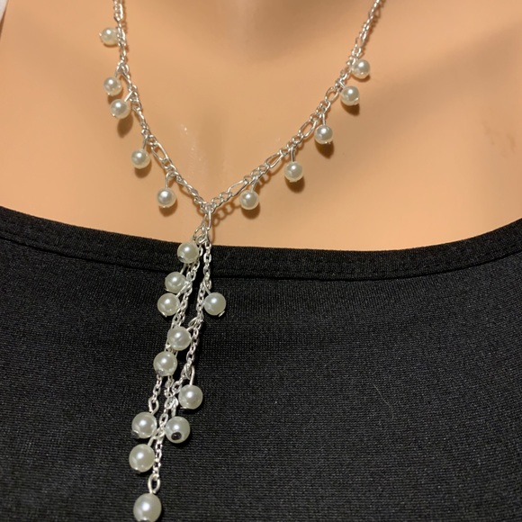Silver plated chain with pearl beads necklace - Picture 2 of 3